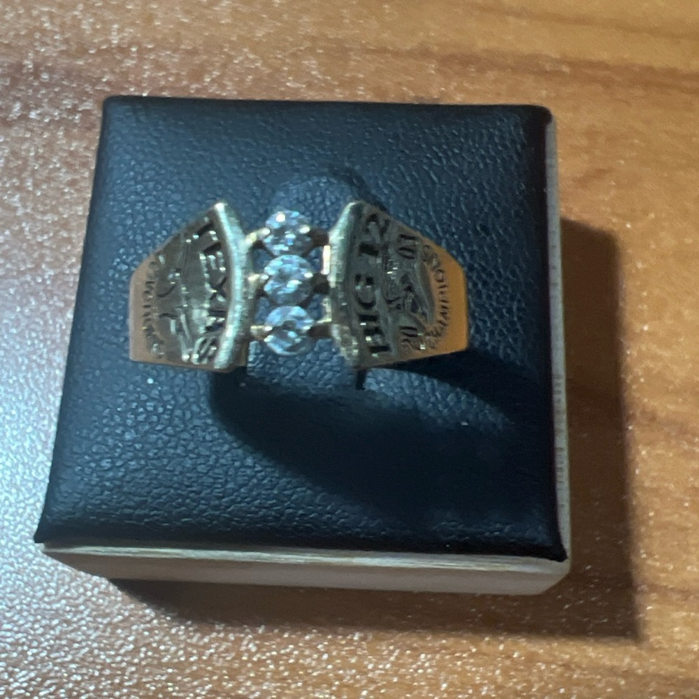 Vintage 10k YG Texas Longhorns Track&field 2003 Big 12 Champion Ring Sz 8.5 - Picture 2 of 9